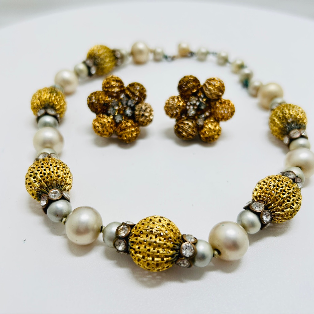 Vogue Vintage Gold Pearl Crystal Choker Earring Set Vogue Jewelry 1936-1973 84$